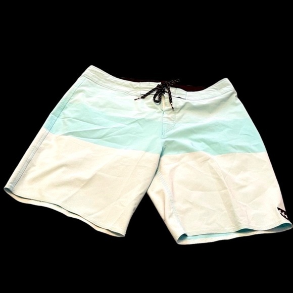 Billabong Tribong Airlite
Boardshorts - Size 34 - - Picture 2 of 12